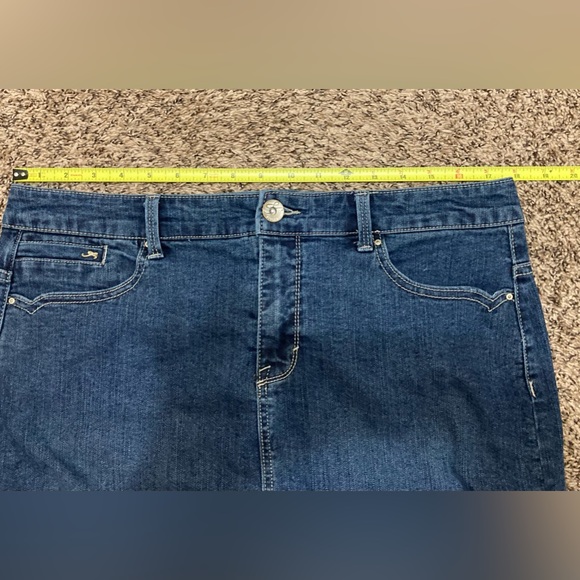 🌷Style & Co Denim Skirt 12 EUC - Picture 3 of 6